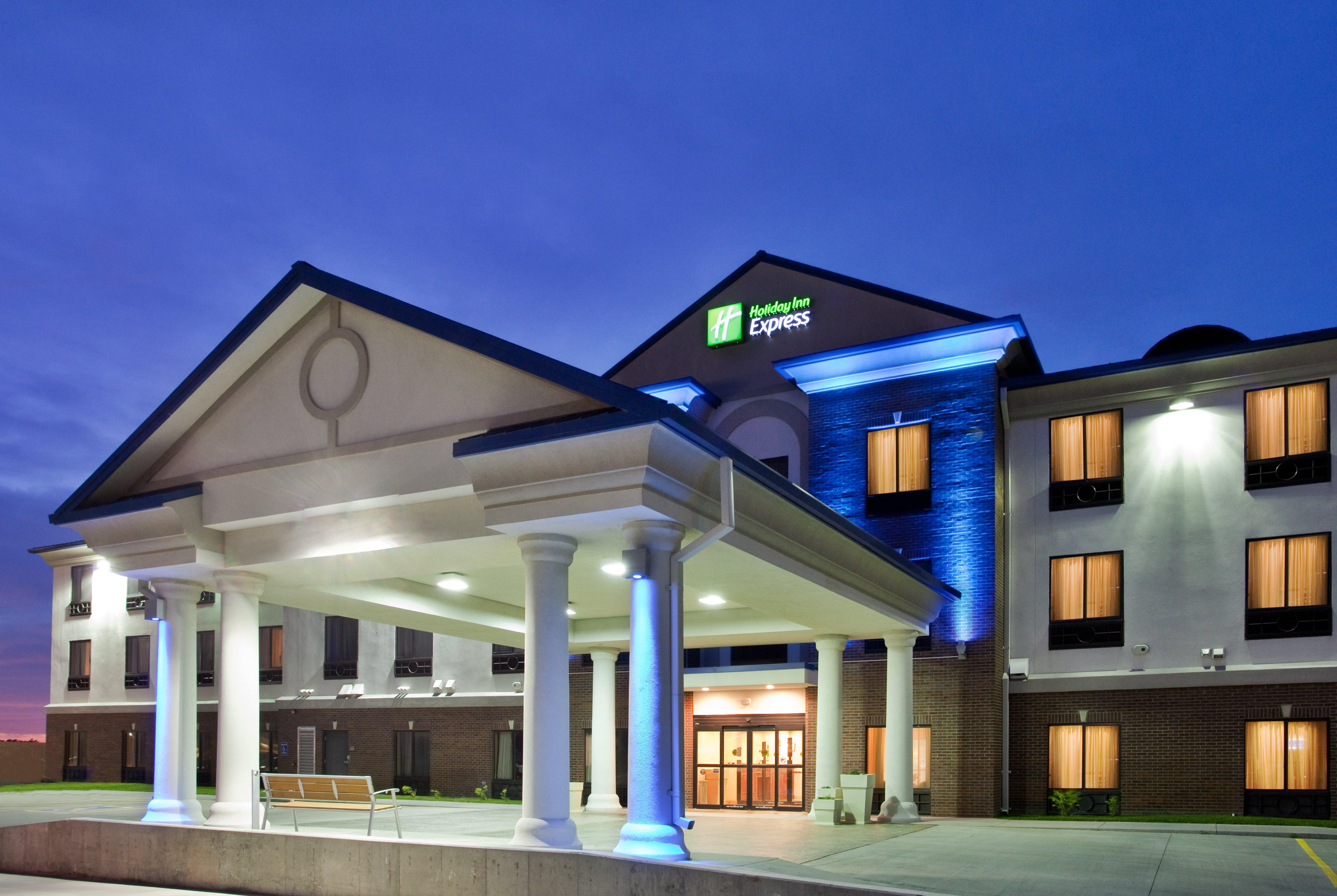 Holiday Inn Express Hotel & Suites Mcpherson By Ihg Eksteriør bilde