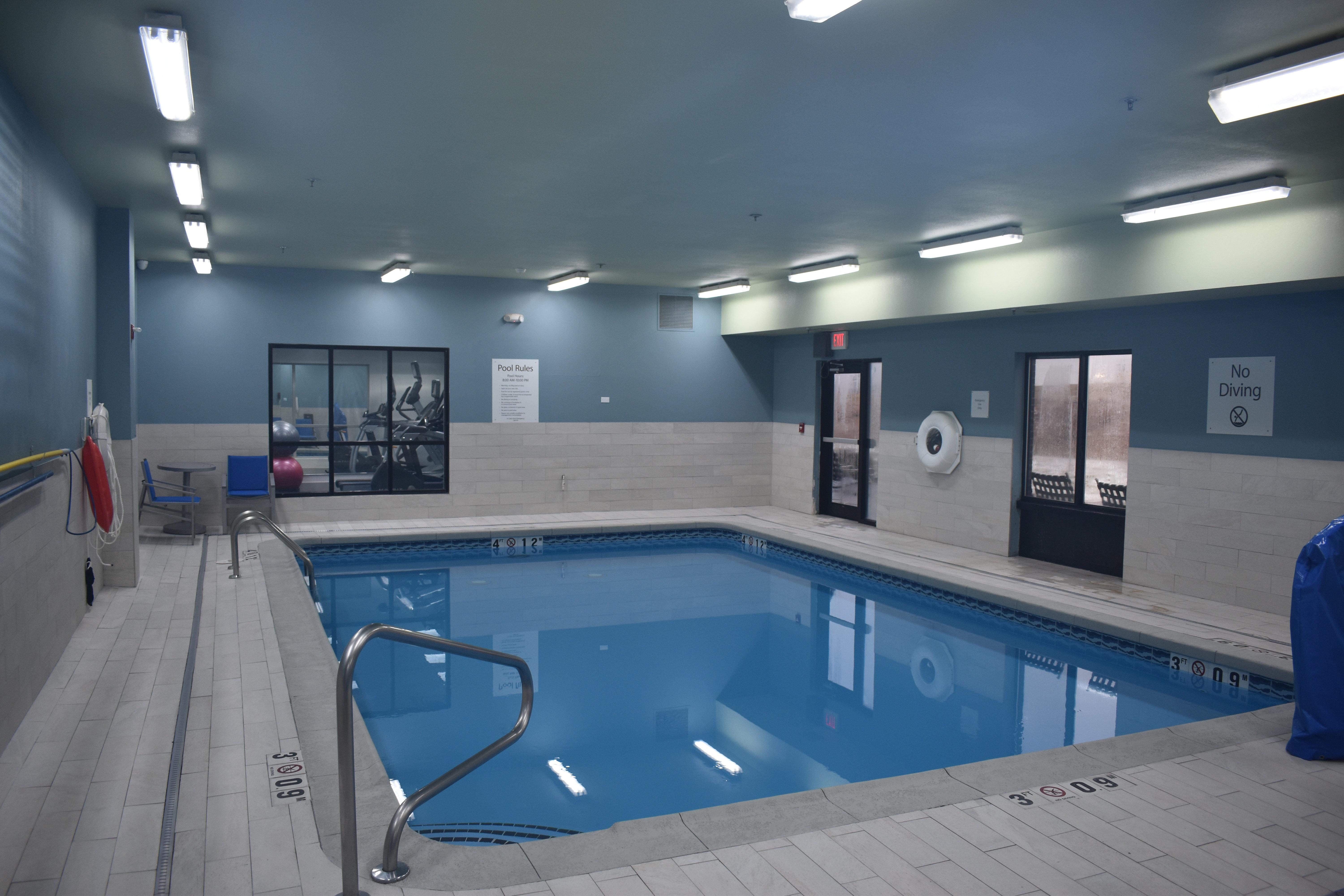 Holiday Inn Express Hotel & Suites Mcpherson By Ihg Eksteriør bilde