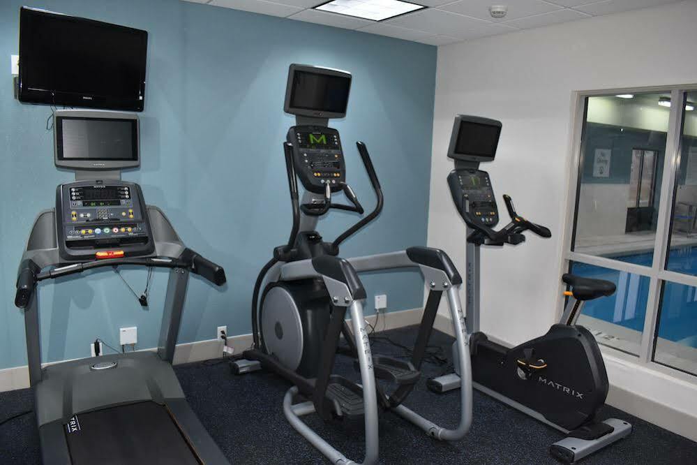Holiday Inn Express Hotel & Suites Mcpherson By Ihg Eksteriør bilde